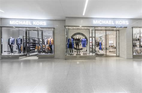 michael kors mens store